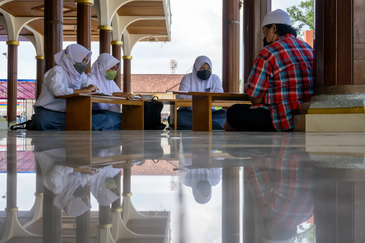 Anak-anak belajar membaca Al-Quran melatih fondasi akidah dan tarbiyatul aulad